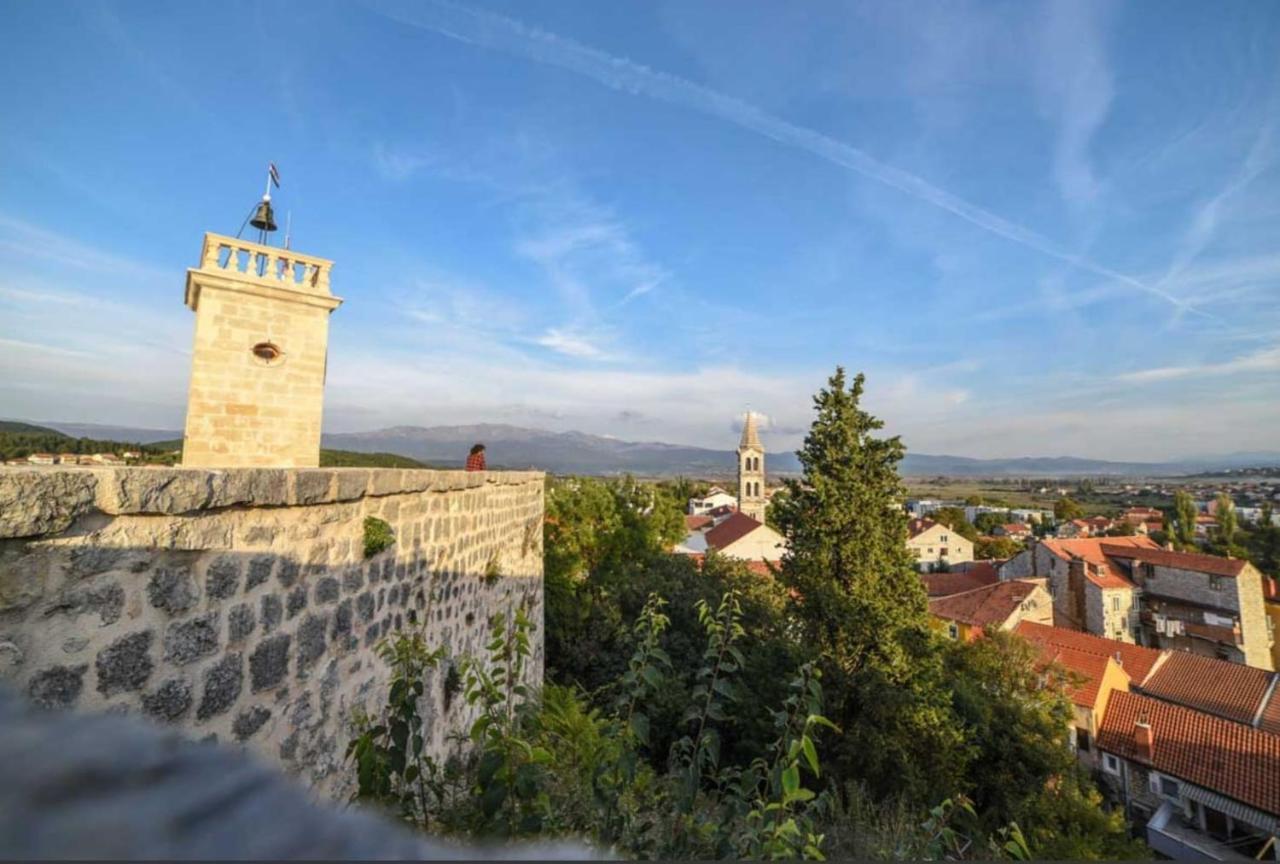 Apartman Gluic Sinj Exteriér fotografie