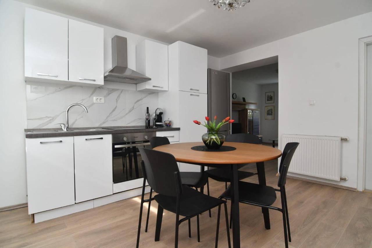 Apartman Gluic Sinj Exteriér fotografie