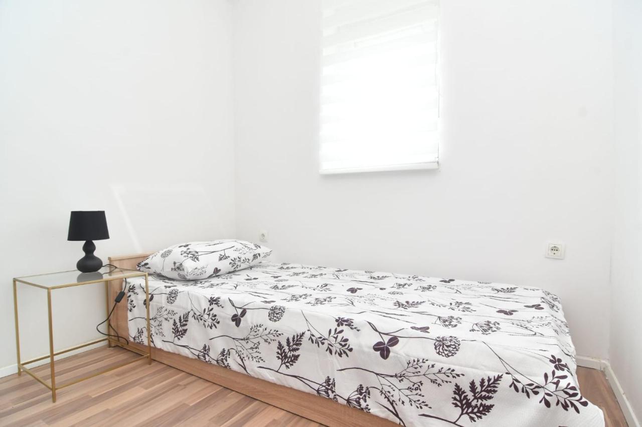 Apartman Gluic Sinj Exteriér fotografie